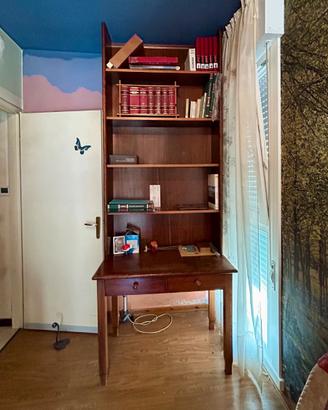 Mobile libreria in noce massiccio con scrittoio