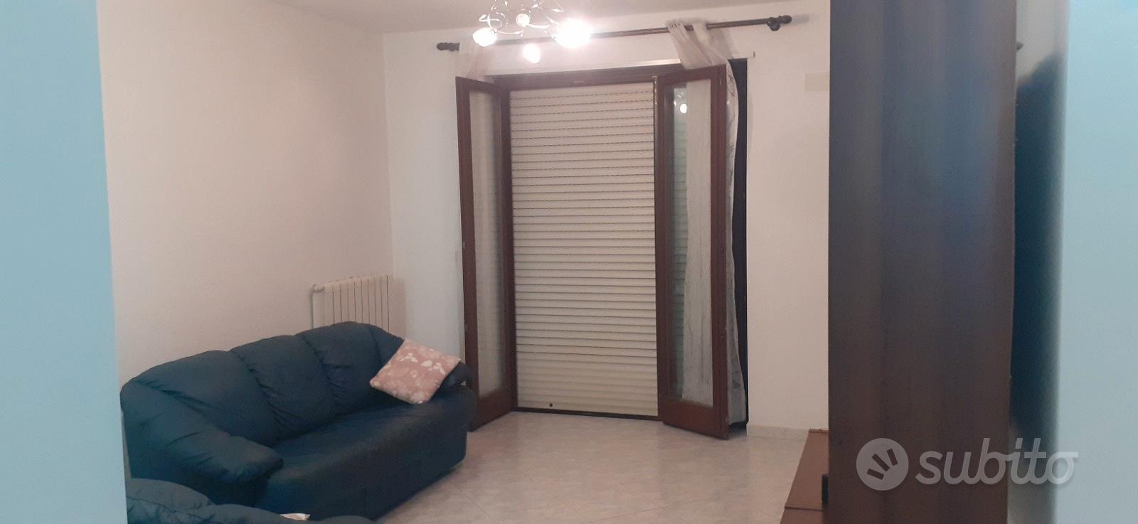 Luminoso 90mq per 1-2 studentesse/lavoratrici - Po - Appartamenti ...