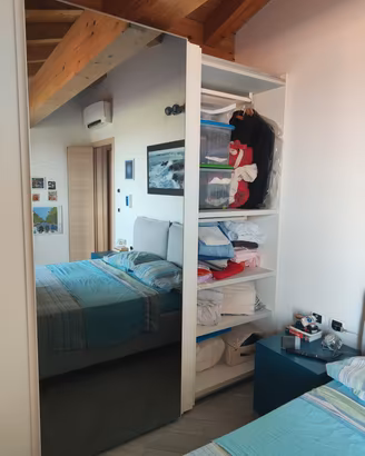 Camera da letto completa:armadio, letto, comodini