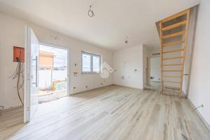 PORZIONE DI QUADRIFAMILIARE A ROMA