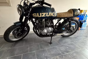 Suzuki cafe racer anno 1983