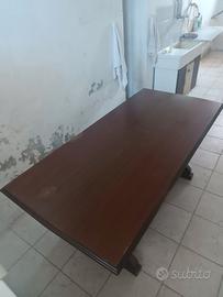 Tavolo in legno 