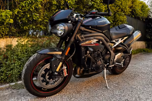 Triumph Speed Triple RS 1050