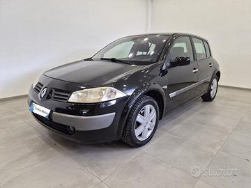 RENAULT Megane Mégane 1.6 16V 5p. - NEOP. - Lim.