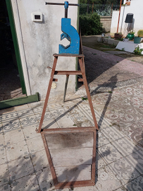 Cavalletto con morsa per tubazione idraulica