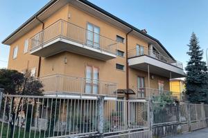 Palazzina trifamiliare indipendente Osio Sotto