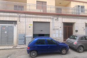 Locale commerciale/garage mq. 35 in pieno centro
