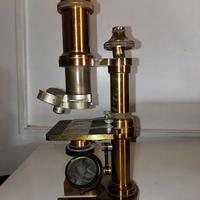 antico microscopio Koristika Milano