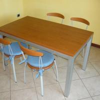 Tavolo da cucina metallo/legno con sedie