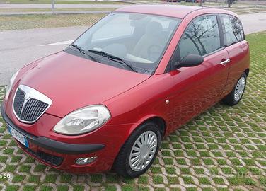 lancia y 1200 benzina 69 cv