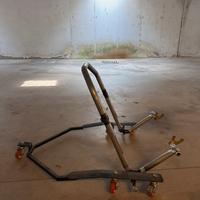 Cavalletto alzamoto con ruote piroettanti