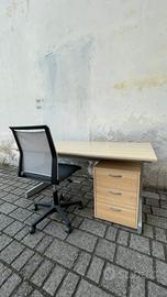 Scrivania cassettiera sedia