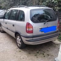 Opel zafira anno 2000
