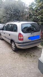 Opel zafira anno 2000