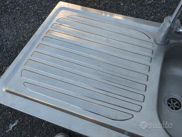 Lavello da cucina in acciaio inox