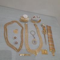 set di oggetti bracciale collana spilla 