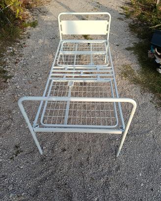 Letto ospedaliero