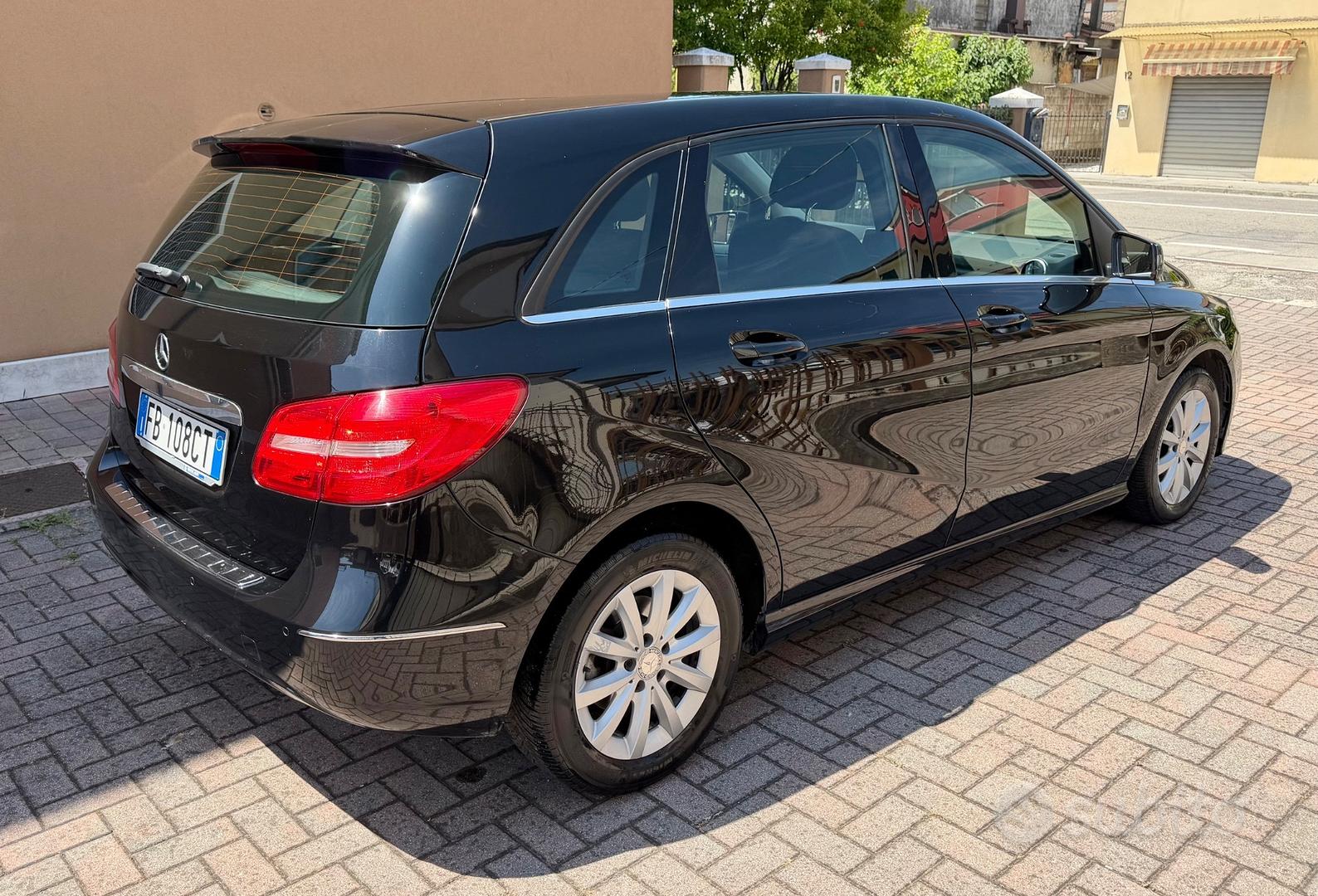 Mercedes-Benz B 180 D 2015 photo 2