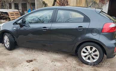 Kia Rio GPL