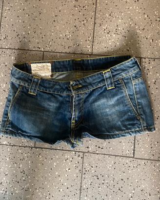 Short in jeans vita bassa