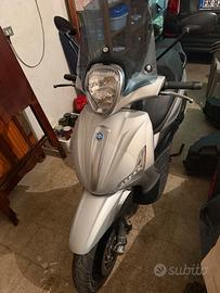 Beverly 300S