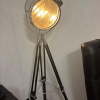 Lampada moderna stile cinema