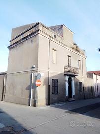 Palazzina al centro storico di Tissi