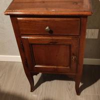 2 comodini antichi in noce nazionale