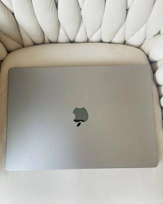 MacBook Pro 16” M1 PRO