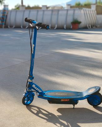 Monopattino Elettrico Razor Power Core E90 