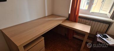 Scrivania MALM Ikea con piano estraibile e cassett