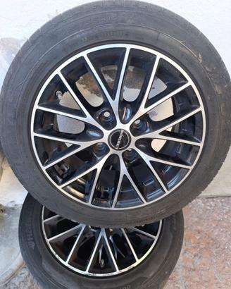 Cerchi in lega R15 4 fori + pneumatici