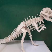 Dinosauro in legno