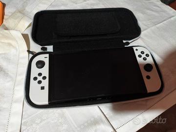Nintendo Switch OLED Bianca