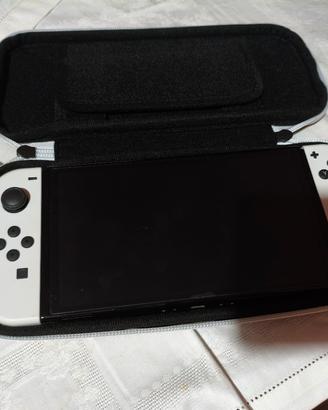 Nintendo Switch OLED Bianca