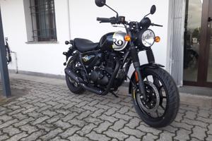 Royal Enfield HNTR 350 REBEL BLACK
