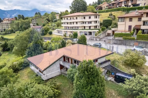 Villa di 228 m² con più di 5 locali e box auto dop