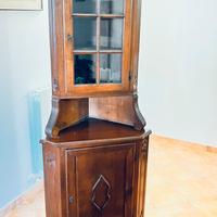 Angoliera in legno