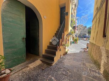 BOX A VIETRI SUL MARE