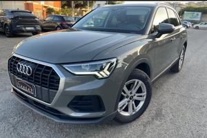 Audi Q3 2.0 35 TDI Business #10639