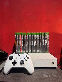 Xbox One S GTA5 500 GB + 22 GIOCHI TOP