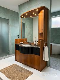 Mobile bagno di legno e marmo