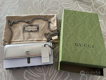 Gucci Borsa GG Marmont in pelle e tela / catena