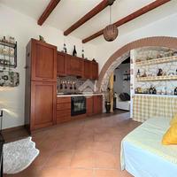 2 LOCALI A ISCHIA DI CASTRO