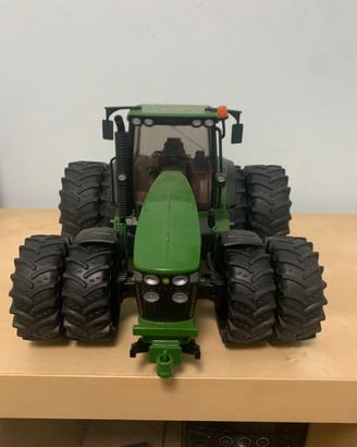 trattore john deere bruder
