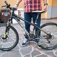 bicicletta da mountain bike Merida TFS MATTS