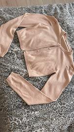 gilet rosa coordinato al vestito da comunione