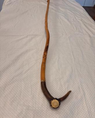 Bastone in legno punta biforcuta
