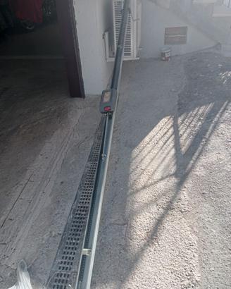 Automazione per basculante