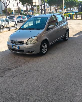 Toyota Yaris 1000 benzina a poco prezzo